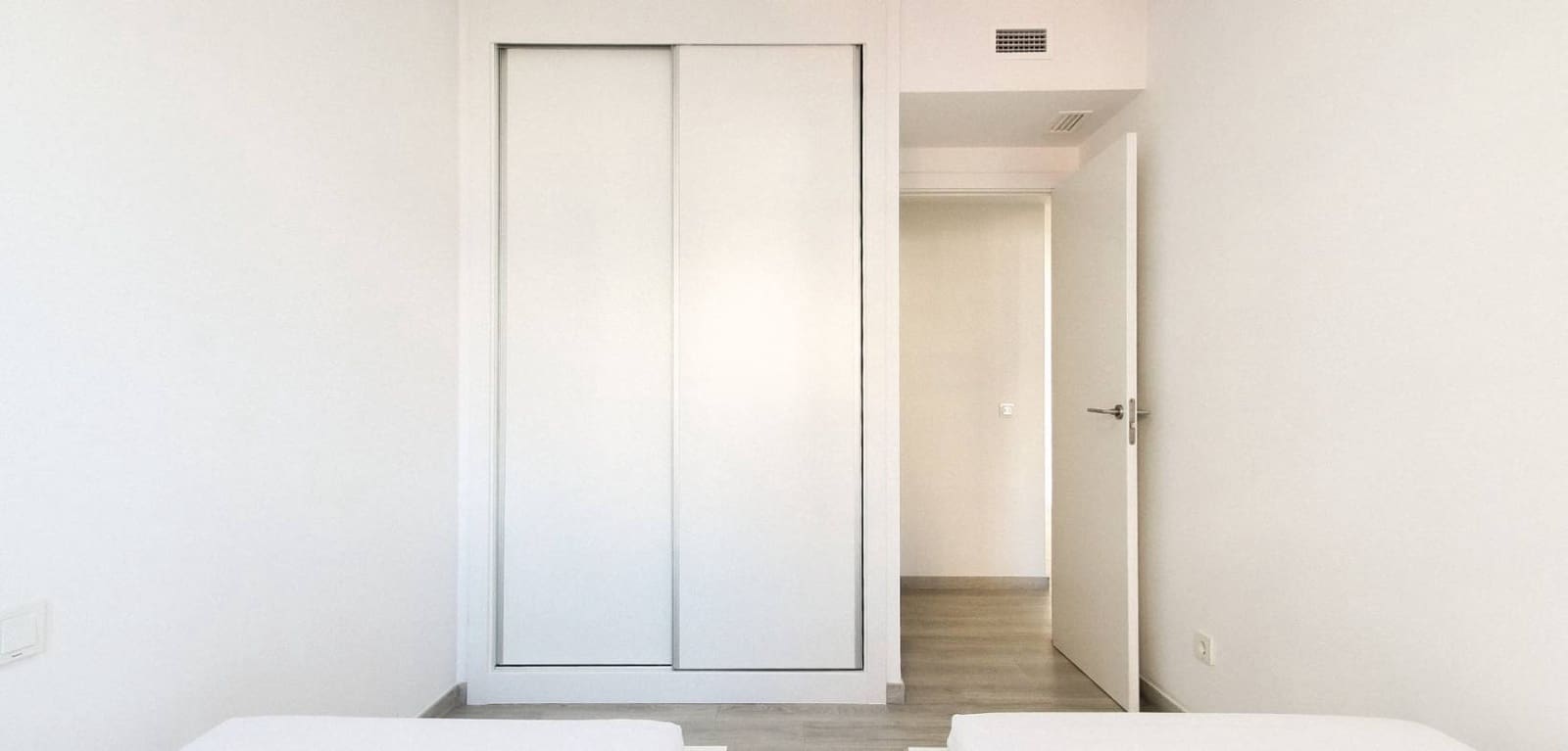 3 camera da letto Appartamento da affittare in Playa de San Juan con piscina garage - 1.900 € (Rif: 9447332)