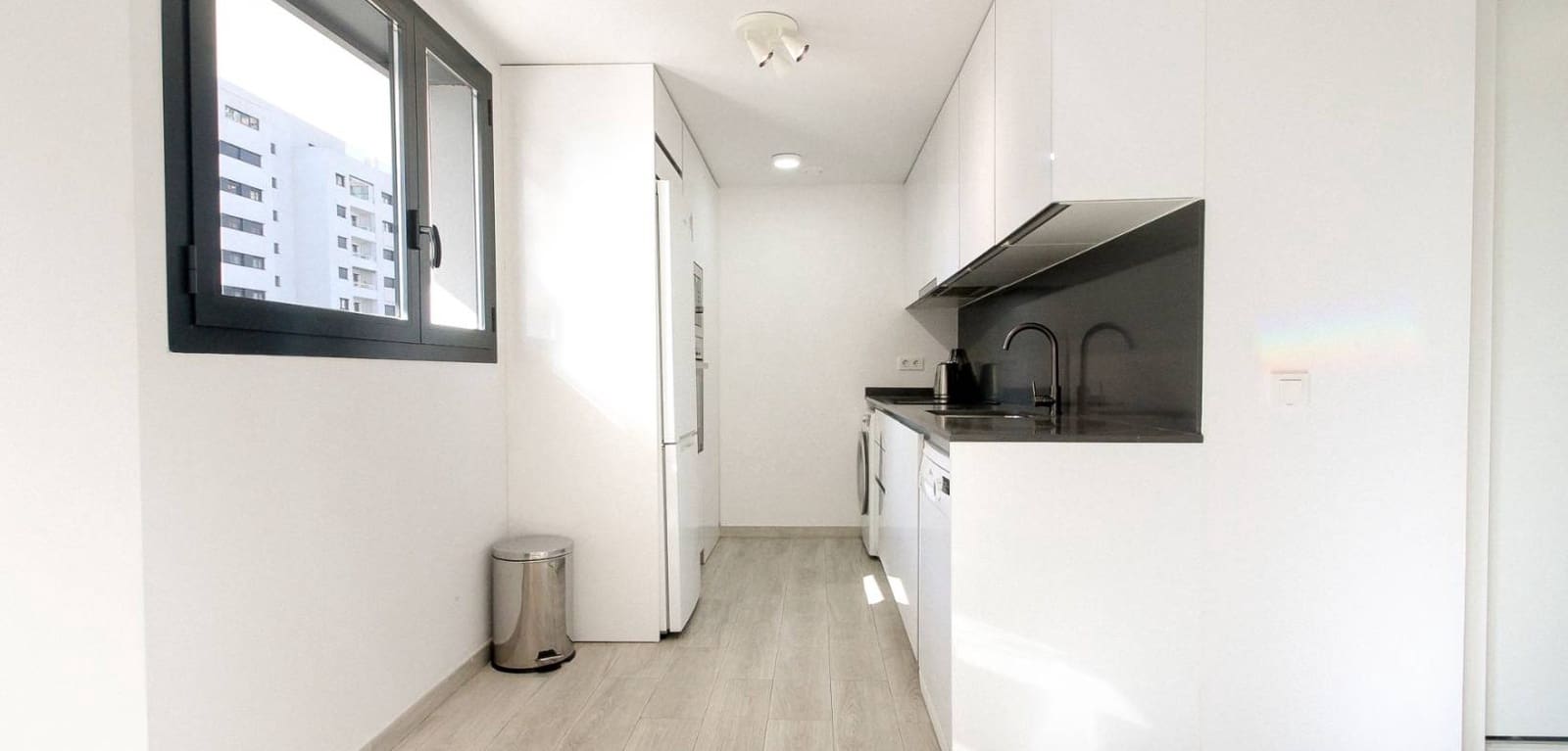 3 camera da letto Appartamento da affittare in Playa de San Juan con piscina garage - 1.900 € (Rif: 9447332)