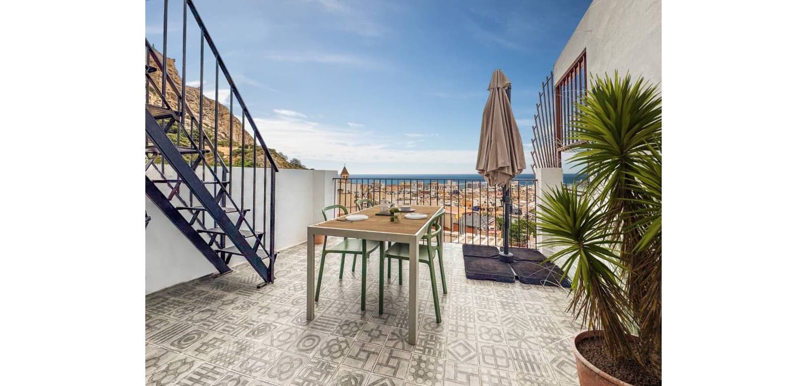 2 bedroom Apartment for sale in Alicante / Alacant city - € 550,000 (Ref: 9499933)