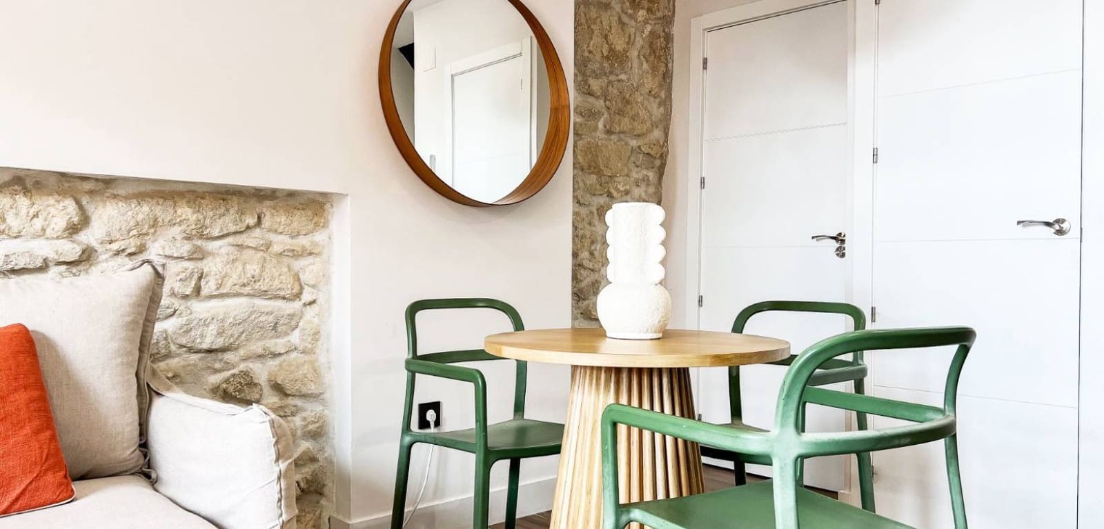 2 bedroom Apartment for sale in Alicante / Alacant city - € 550,000 (Ref: 9499933)