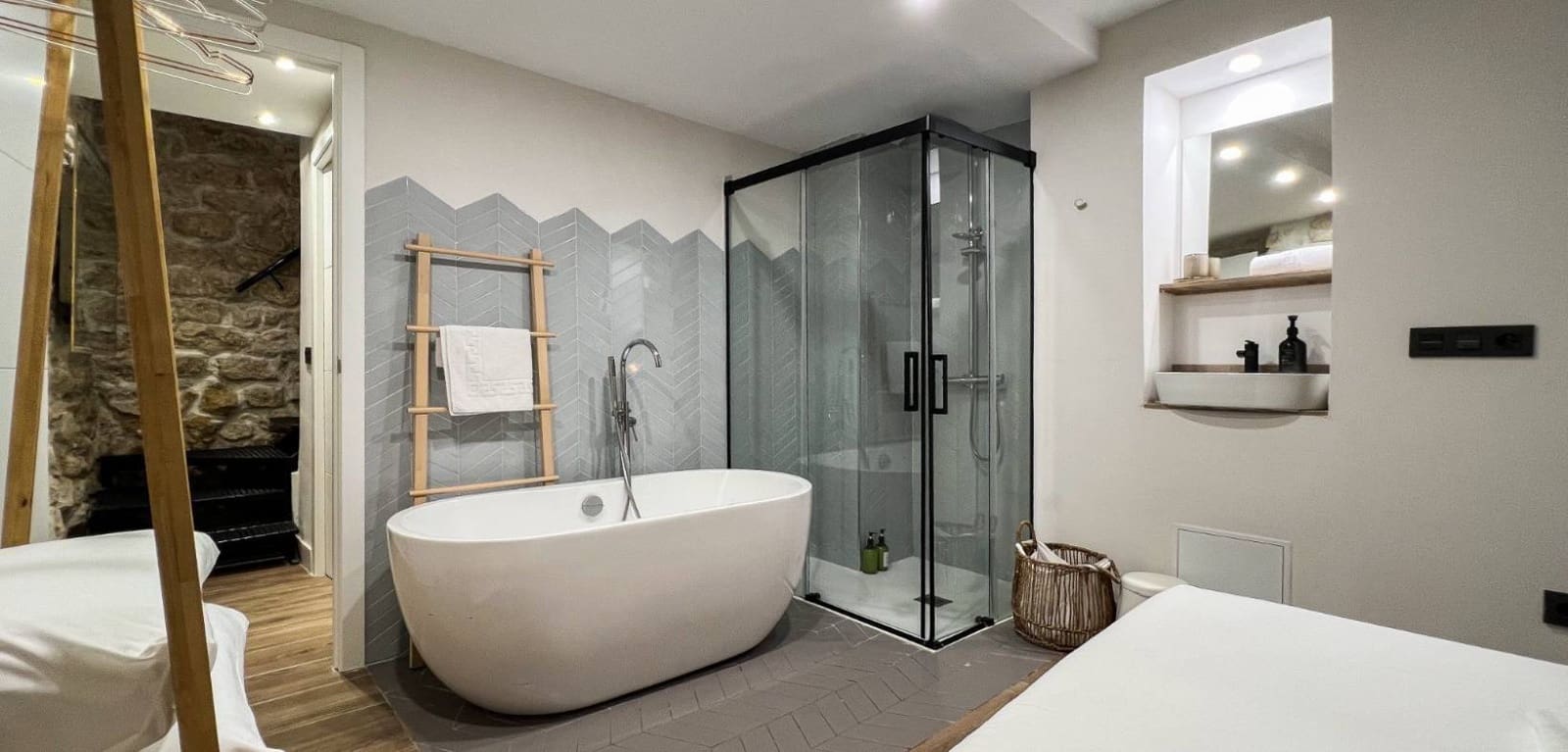 2 bedroom Apartment for sale in Alicante / Alacant city - € 550,000 (Ref: 9499933)