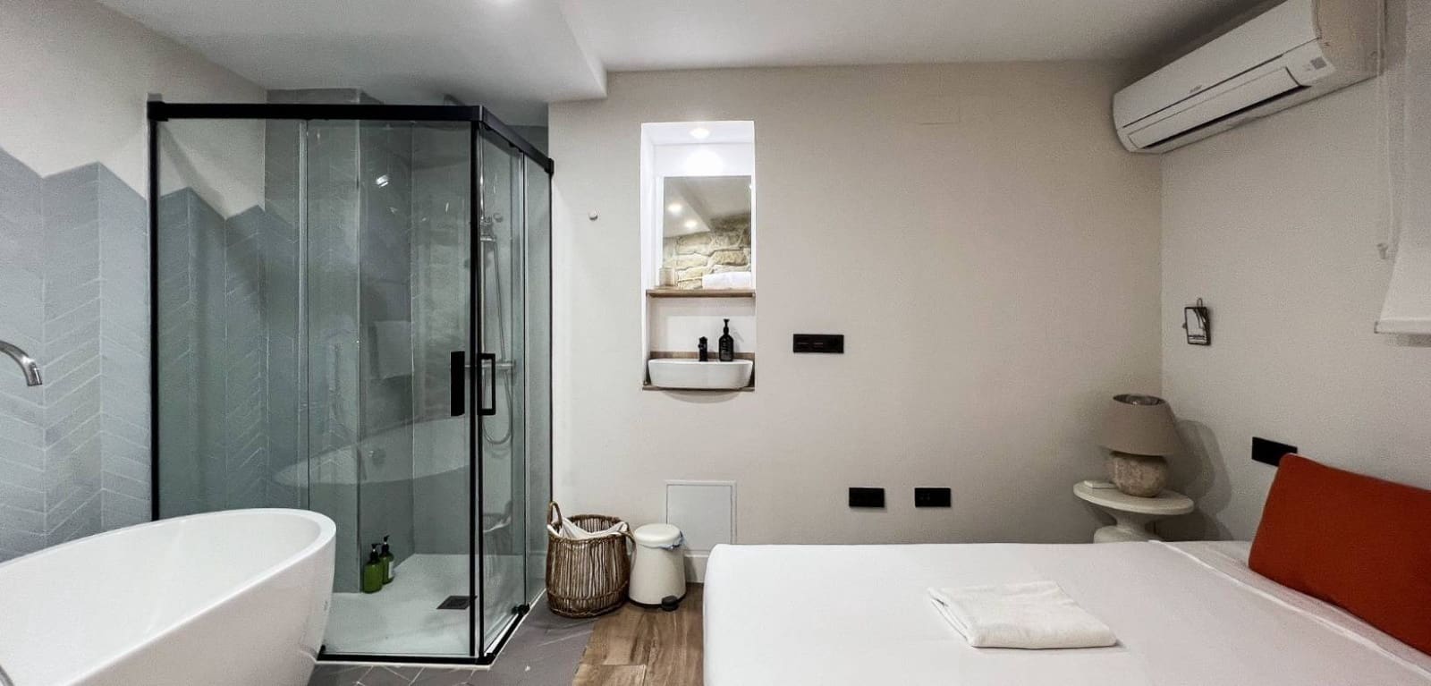 2 bedroom Apartment for sale in Alicante / Alacant city - € 550,000 (Ref: 9499933)