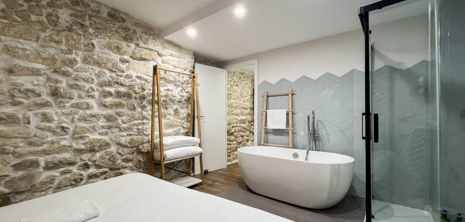 2 bedroom Apartment for sale in Alicante / Alacant city - € 550,000 (Ref: 9499933)