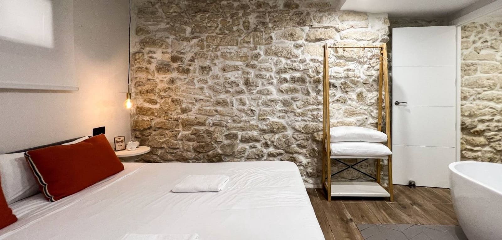 2 bedroom Apartment for sale in Alicante / Alacant city - € 550,000 (Ref: 9499933)