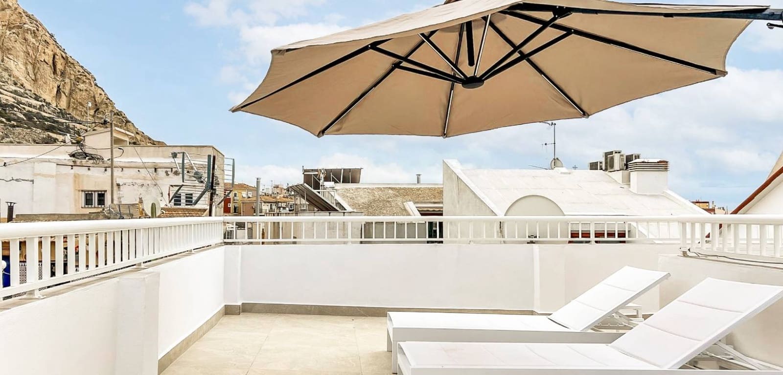 1 bedroom Apartment for sale in Alicante / Alacant city - € 295,000 (Ref: 9499934)