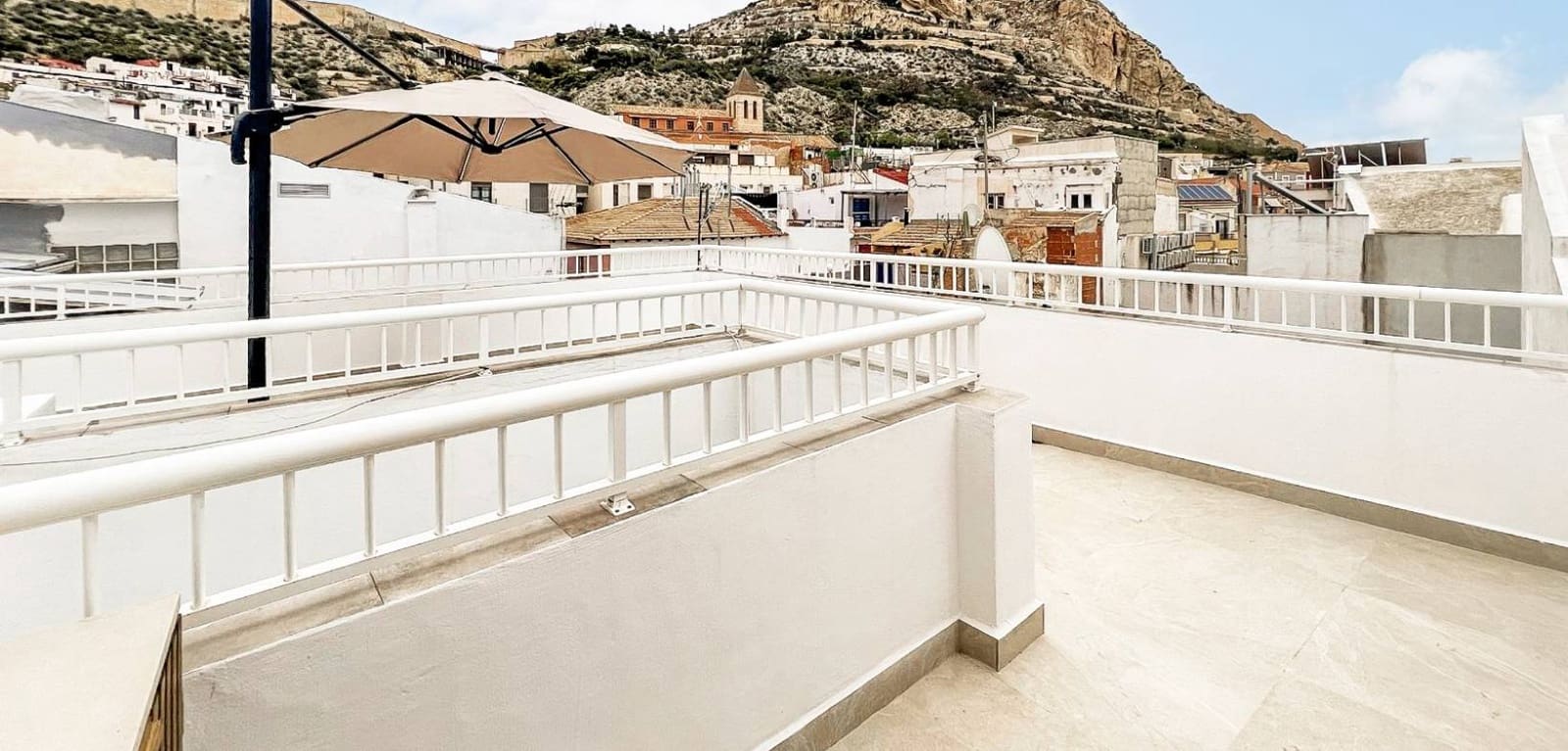 1 bedroom Apartment for sale in Alicante / Alacant city - € 295,000 (Ref: 9499934)