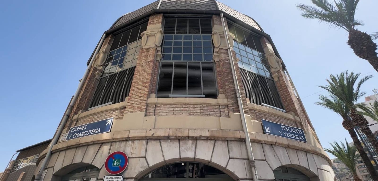 1 bedroom Commercial for sale in Alicante / Alacant city - € 295,000 (Ref: 9499935)