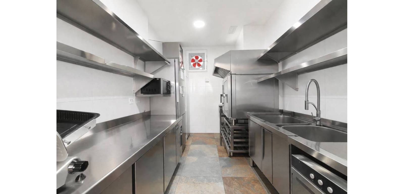 Local Comercial de 1 habitación en Playa de San Juan en venta - 65.000 € (Ref: 9720763)