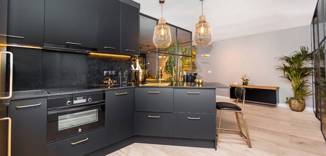 1 soveværelse Erhverv til salg i Barrio del Centro, Alicante by - € 399.000 (Ref: 9723561)