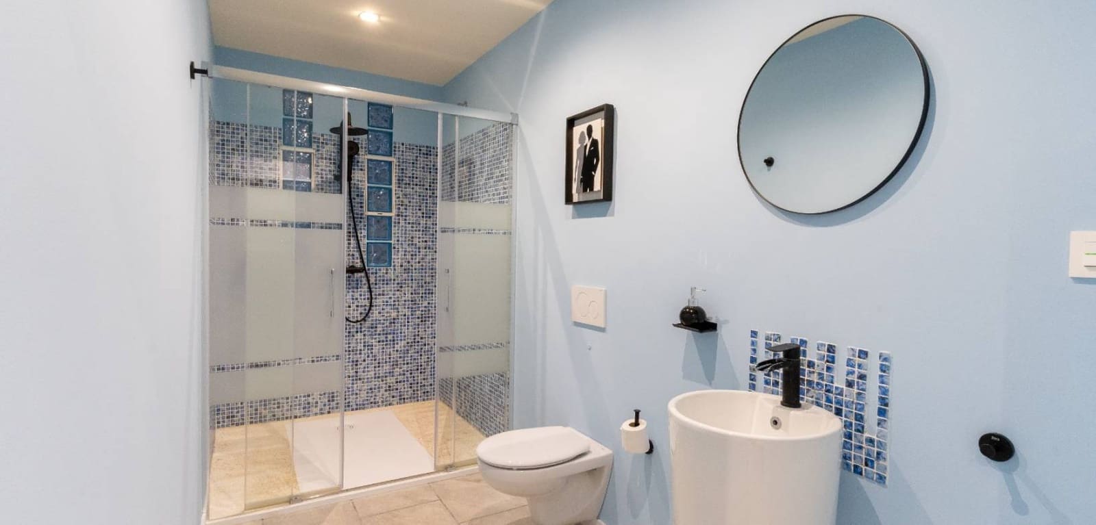 2 bedroom Apartment for sale in Alicante / Alacant city - € 1,100,000 (Ref: 9772043)