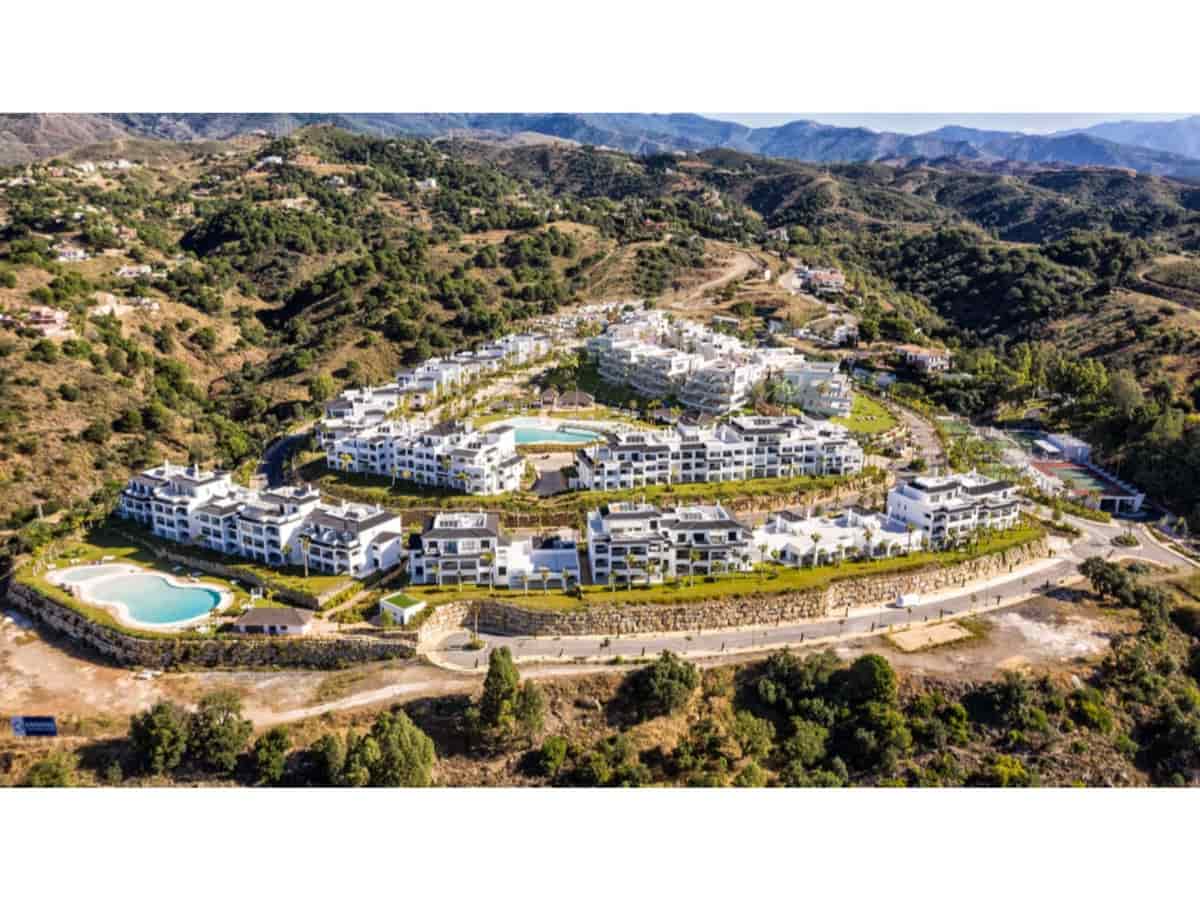 2 bedroom Apartment for sale in Estepona with pool - € 871,442 (Ref: 5278605)