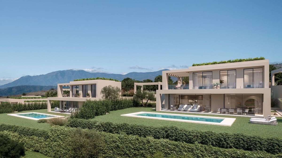 4 bedroom Villa for sale in Benahavis with pool - € 2,400,000 (Ref: 6443739)