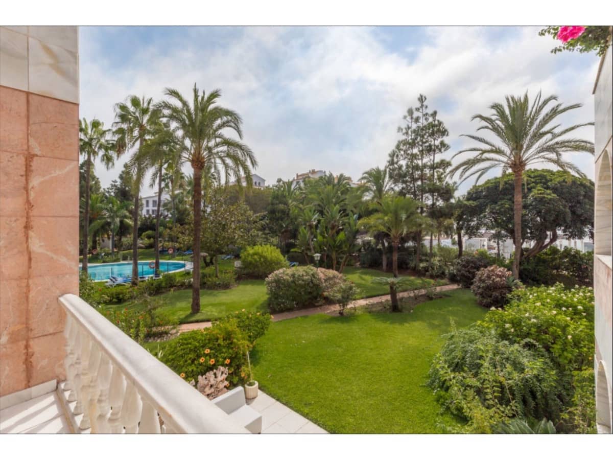 3 bedroom Apartment for sale in Marbella with pool - € 2,200,000 (Ref: 6443794)