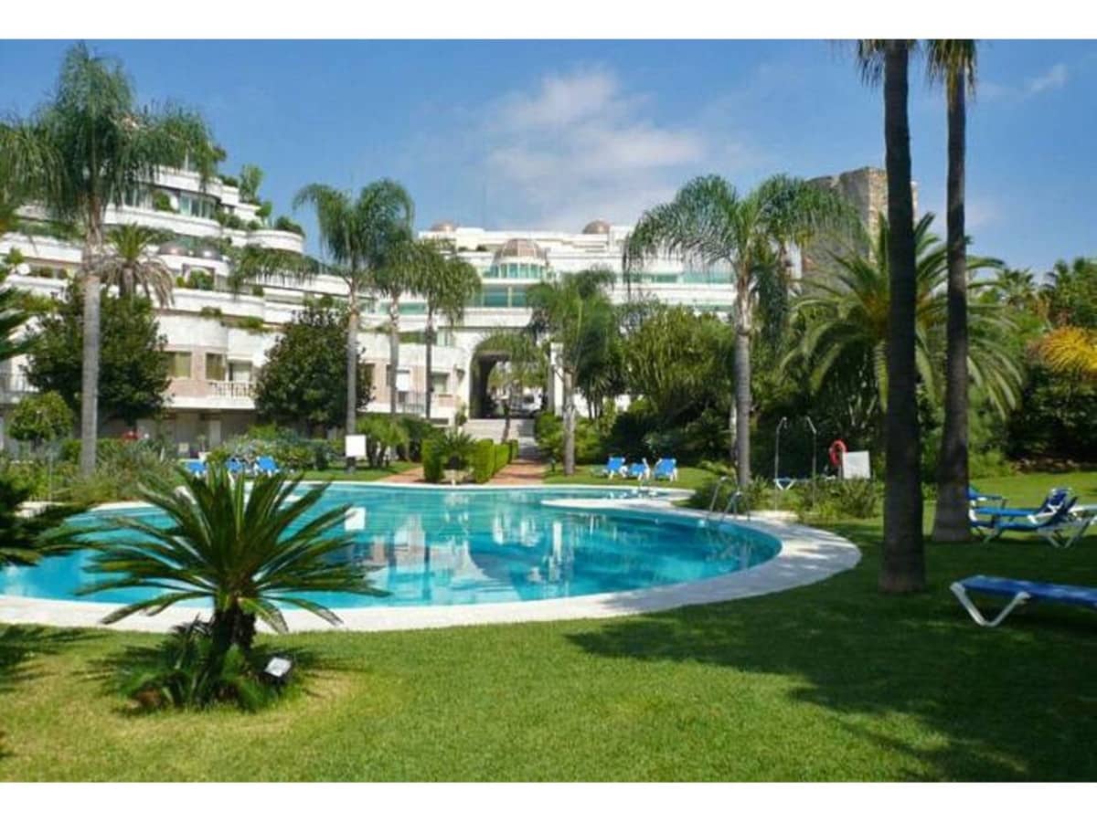 3 bedroom Apartment for sale in Marbella with pool - € 2,200,000 (Ref: 6443794)