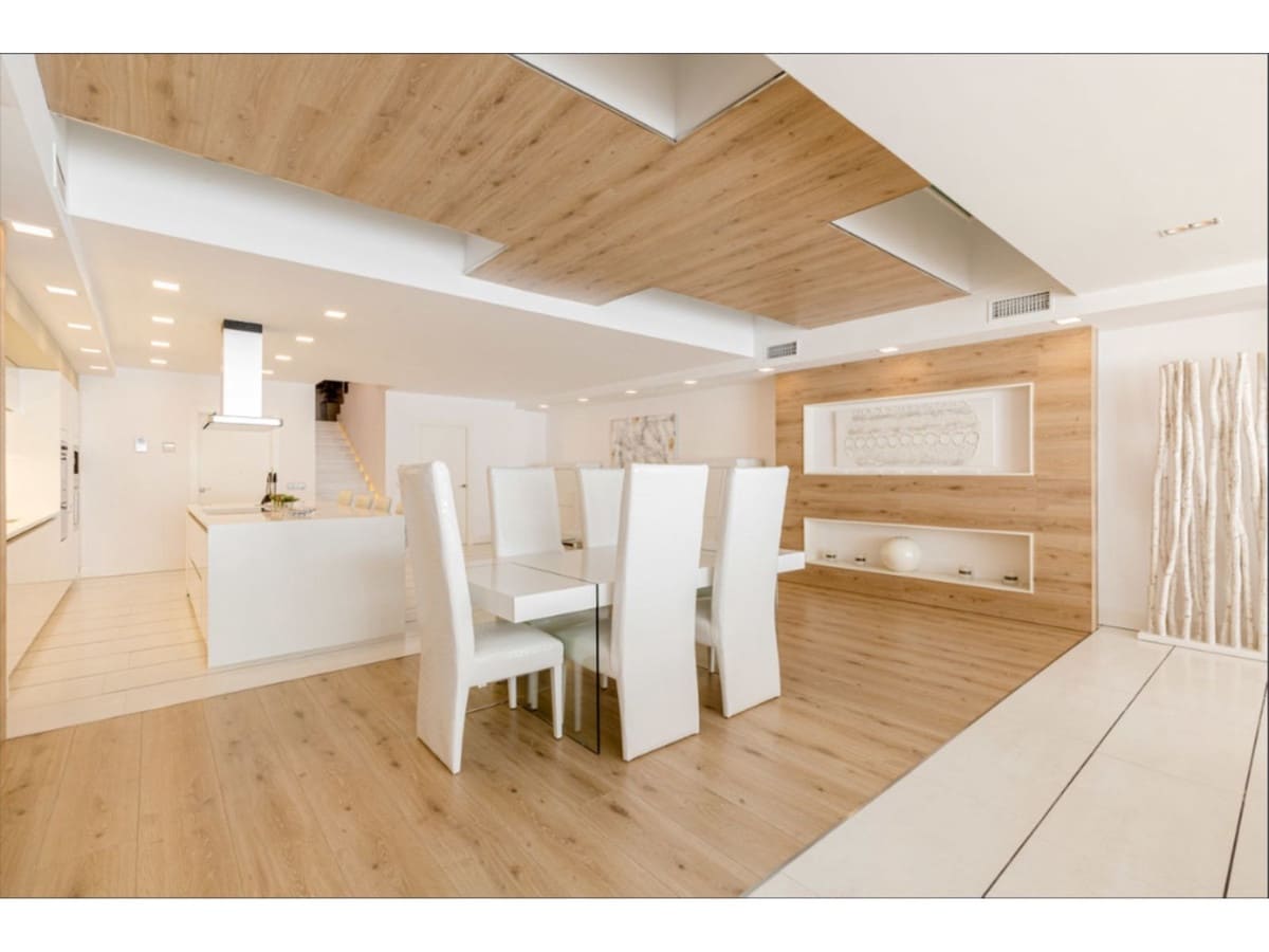 3 bedroom Apartment for sale in Marbella with pool - € 2,200,000 (Ref: 6443794)