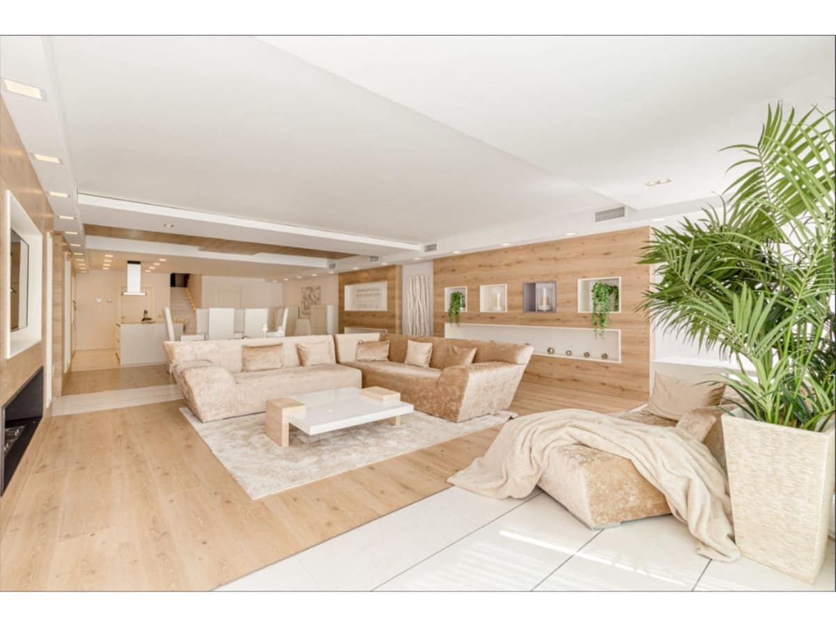 3 bedroom Apartment for sale in Marbella with pool - € 2,200,000 (Ref: 6443794)