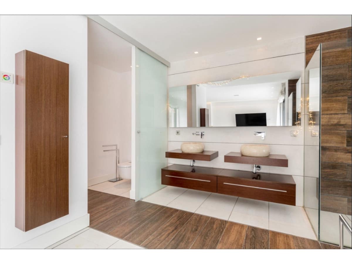 3 bedroom Apartment for sale in Marbella with pool - € 2,200,000 (Ref: 6443794)