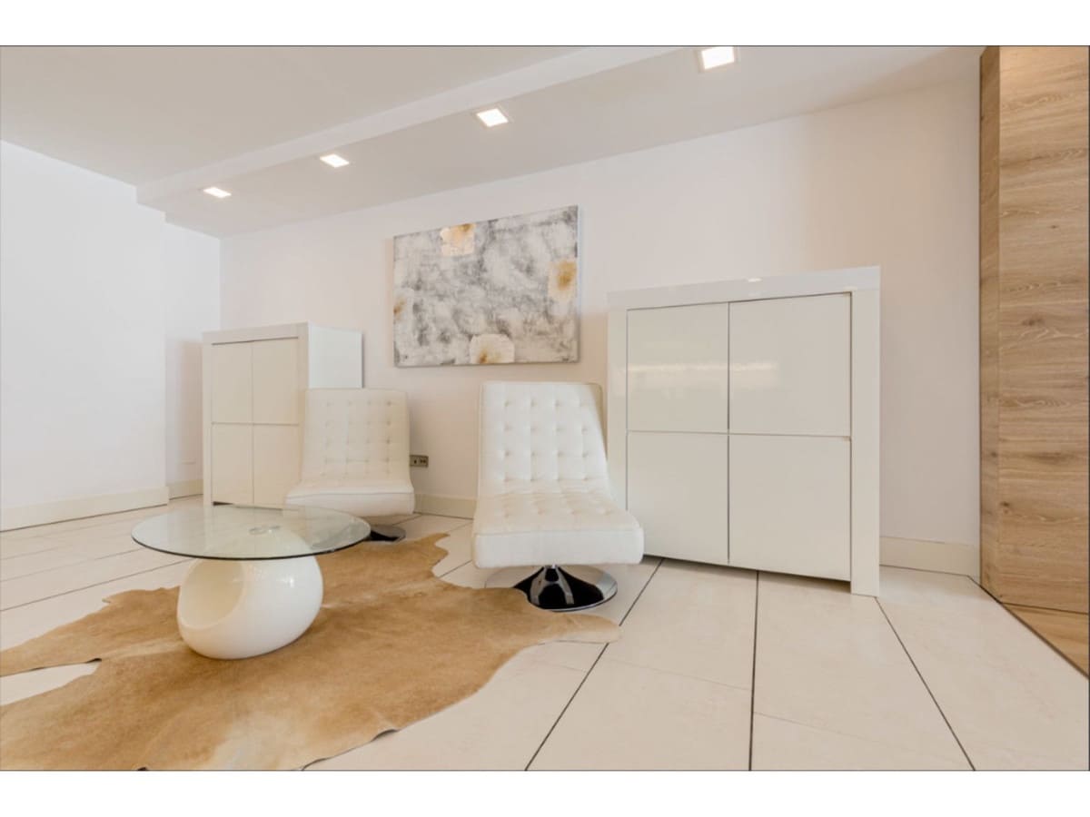 3 bedroom Apartment for sale in Marbella with pool - € 2,200,000 (Ref: 6443794)