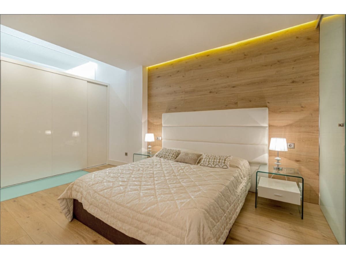 3 bedroom Apartment for sale in Marbella with pool - € 2,200,000 (Ref: 6443794)