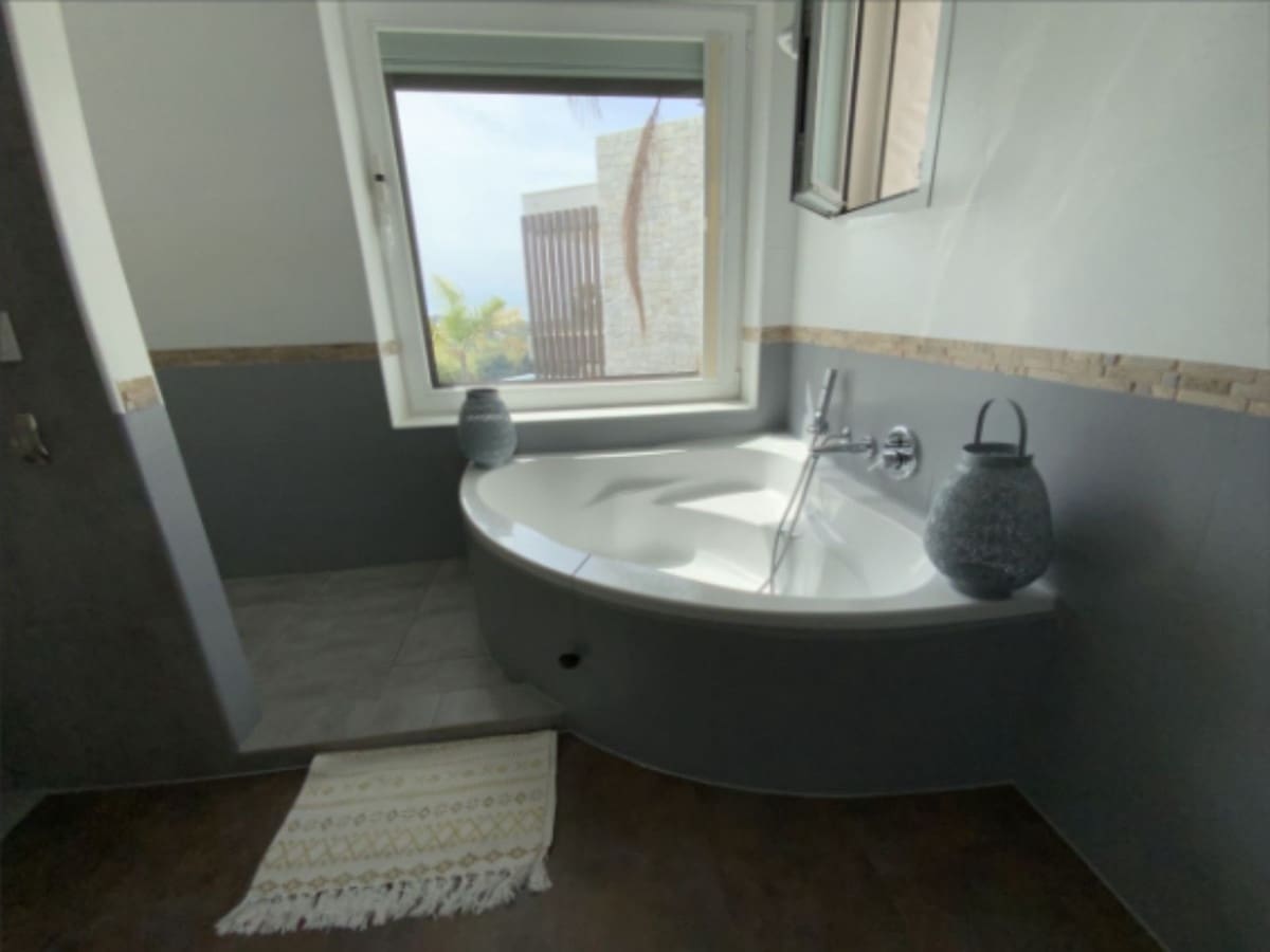 4 quarto Moradia para venda em Benahavis com piscina - 1 750 000 € (Ref: 6443833)