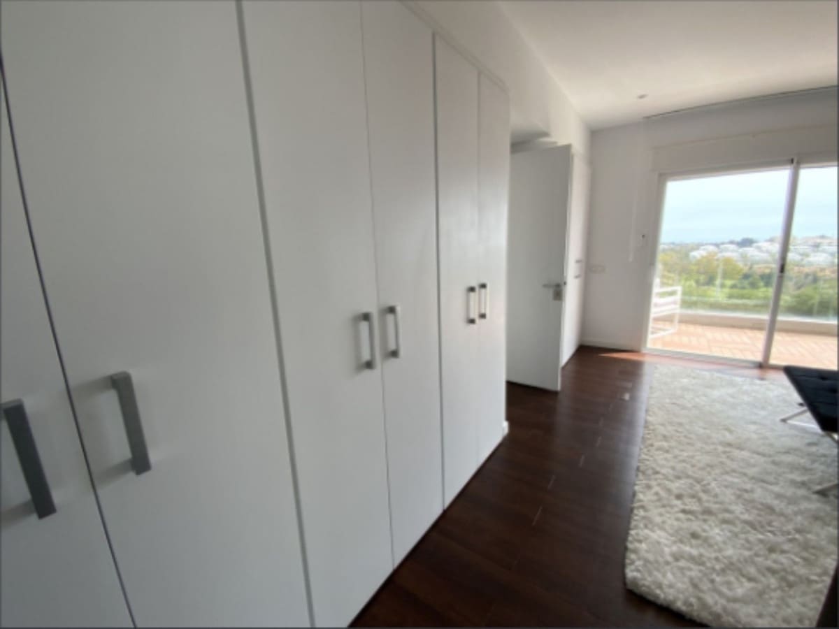 4 quarto Moradia para venda em Benahavis com piscina - 1 750 000 € (Ref: 6443833)