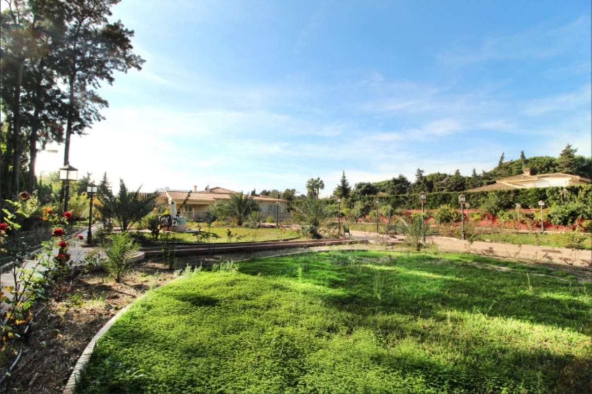 8 bedroom Villa for sale in San Pedro de Alcantara with pool - € 6,000,000 (Ref: 6452854)