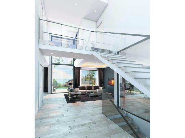 3 bedroom Villa for sale in Puerto de Estepona, Estepona with pool - € 1,750,000 (Ref: 6639679)