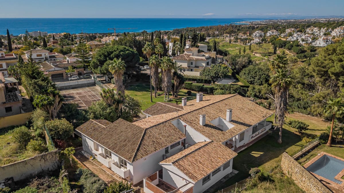 7 soverom Villa til salgs i Marbella med svømmebasseng - € 3 000 000 (Ref: 6811028)
