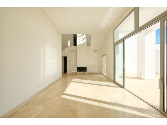 4 bedroom Villa for sale in Benahavís with pool - € 2,200,000 (Ref: 6822363)