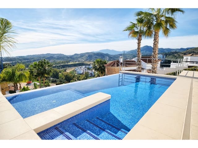 4 bedroom Villa for sale in Benahavís with pool - € 2,200,000 (Ref: 6822363)
