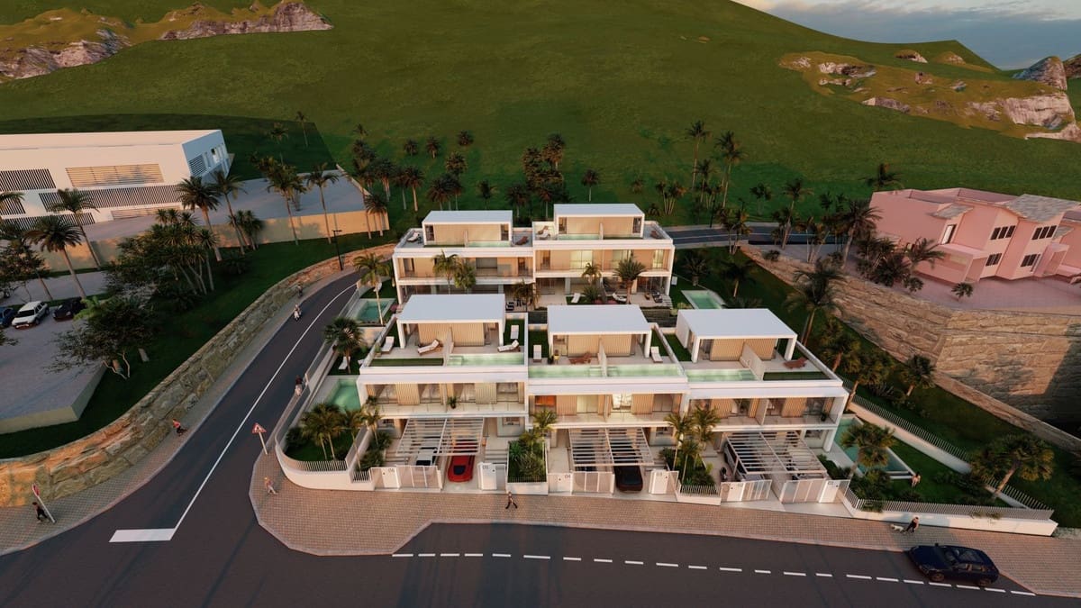 4 soveværelse Byhus til salg i Estepona med swimmingpool - € 730.000 (Ref: 7021523)