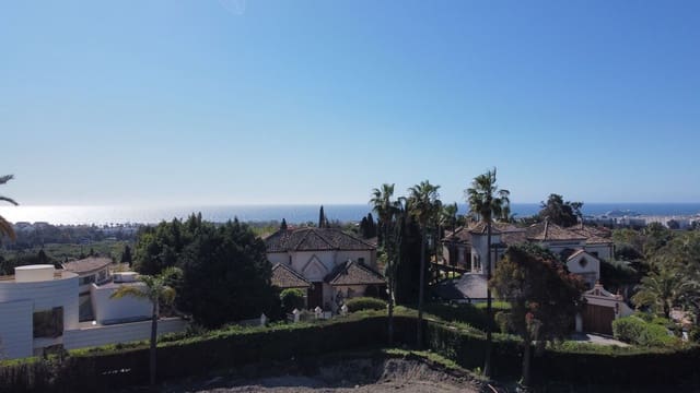 3 bedroom Villa for sale in Puerto Banus, Marbella - € 4,500,000 (Ref: 7340108)