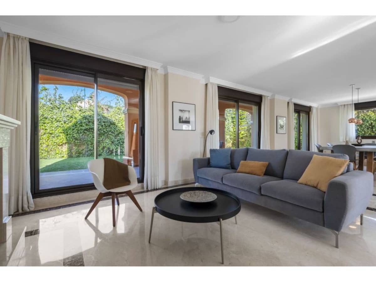 3 sypialnia Willa na sprzedaż w Estepona z basenem - 756 413 € (Ref: 7527096)