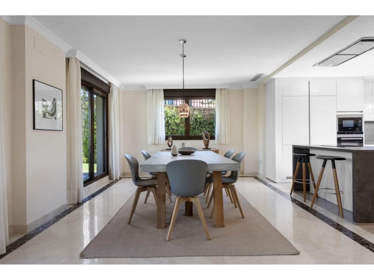 3 sypialnia Willa na sprzedaż w Estepona z basenem - 756 413 € (Ref: 7527096)