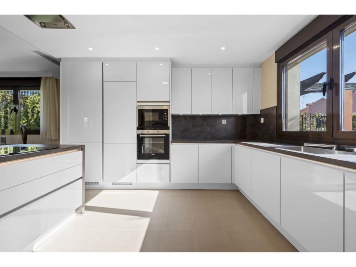 3 sypialnia Willa na sprzedaż w Estepona z basenem - 756 413 € (Ref: 7527096)