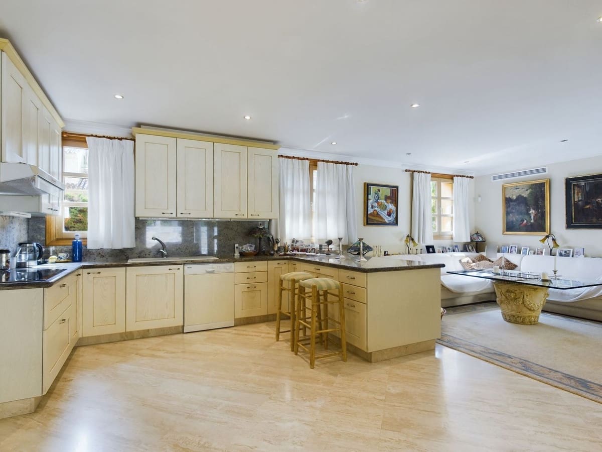 4 soverom Villa til salgs i Marbella med svømmebasseng - € 3 495 000 (Ref: 7694587)