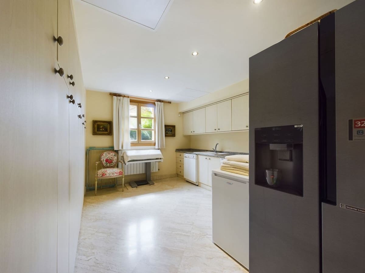 4 soverom Villa til salgs i Marbella med svømmebasseng - € 3 495 000 (Ref: 7694587)