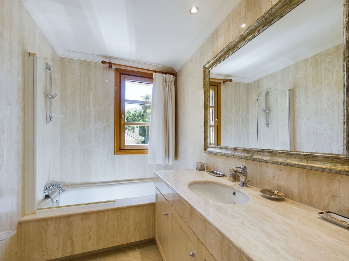 4 soveværelse Villa til salg i Nueva Andalucia - € 3.495.000 (Ref: 7694587)