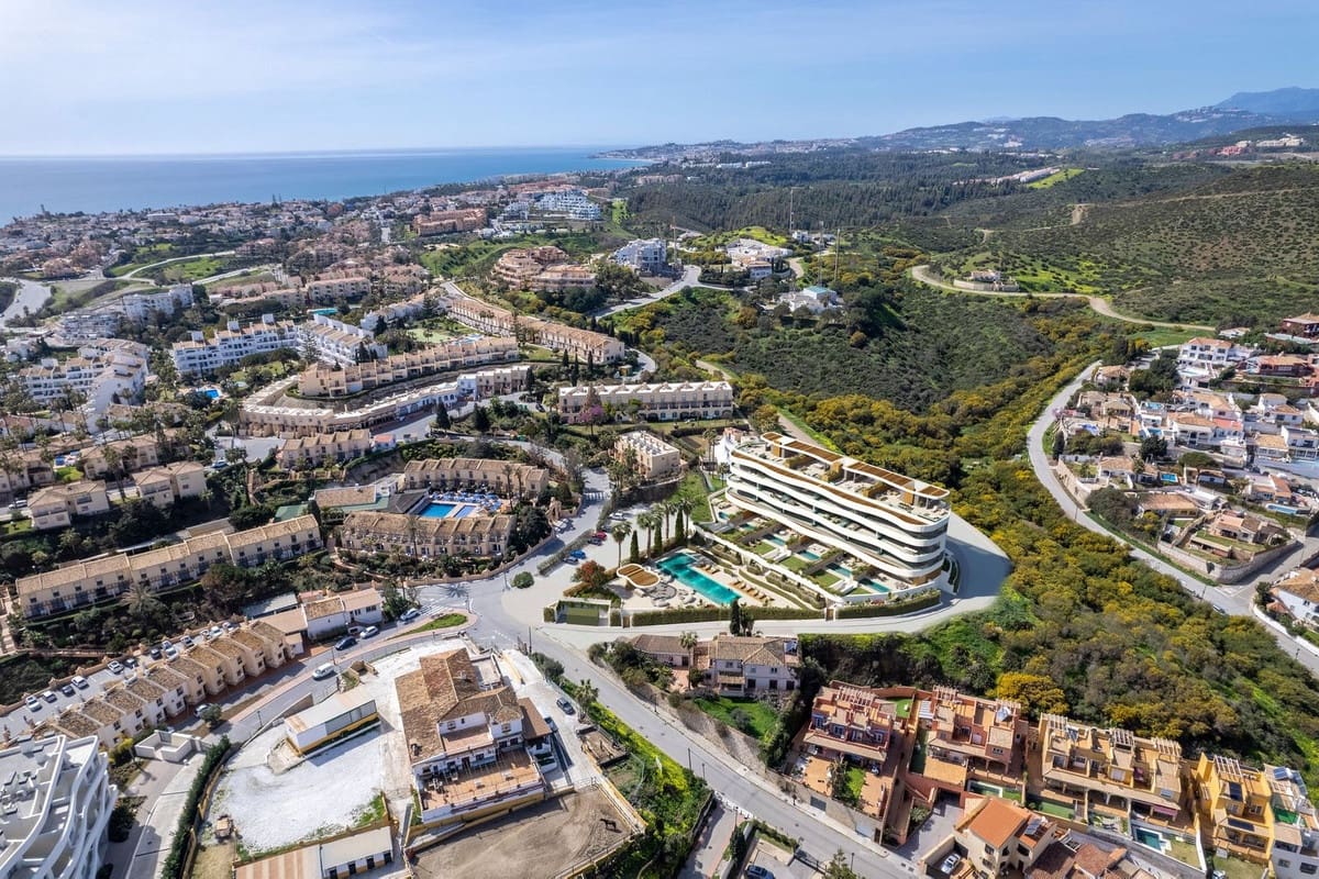 3 chambre Appartement à vendre à Mijas avec piscine - 1 690 000 € (Ref: 7777757)