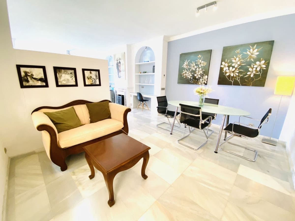 5 soveværelse Byhus til salg i Estepona med swimmingpool - € 950.000 (Ref: 7810324)