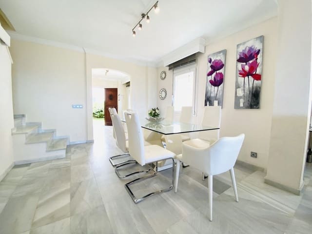 5 sovrum Hus till salu i Centro, Estepona med pool - 950 000 € (Ref: 7810324)