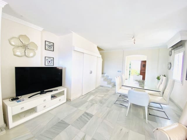 5 sovrum Hus till salu i Centro, Estepona med pool - 950 000 € (Ref: 7810324)