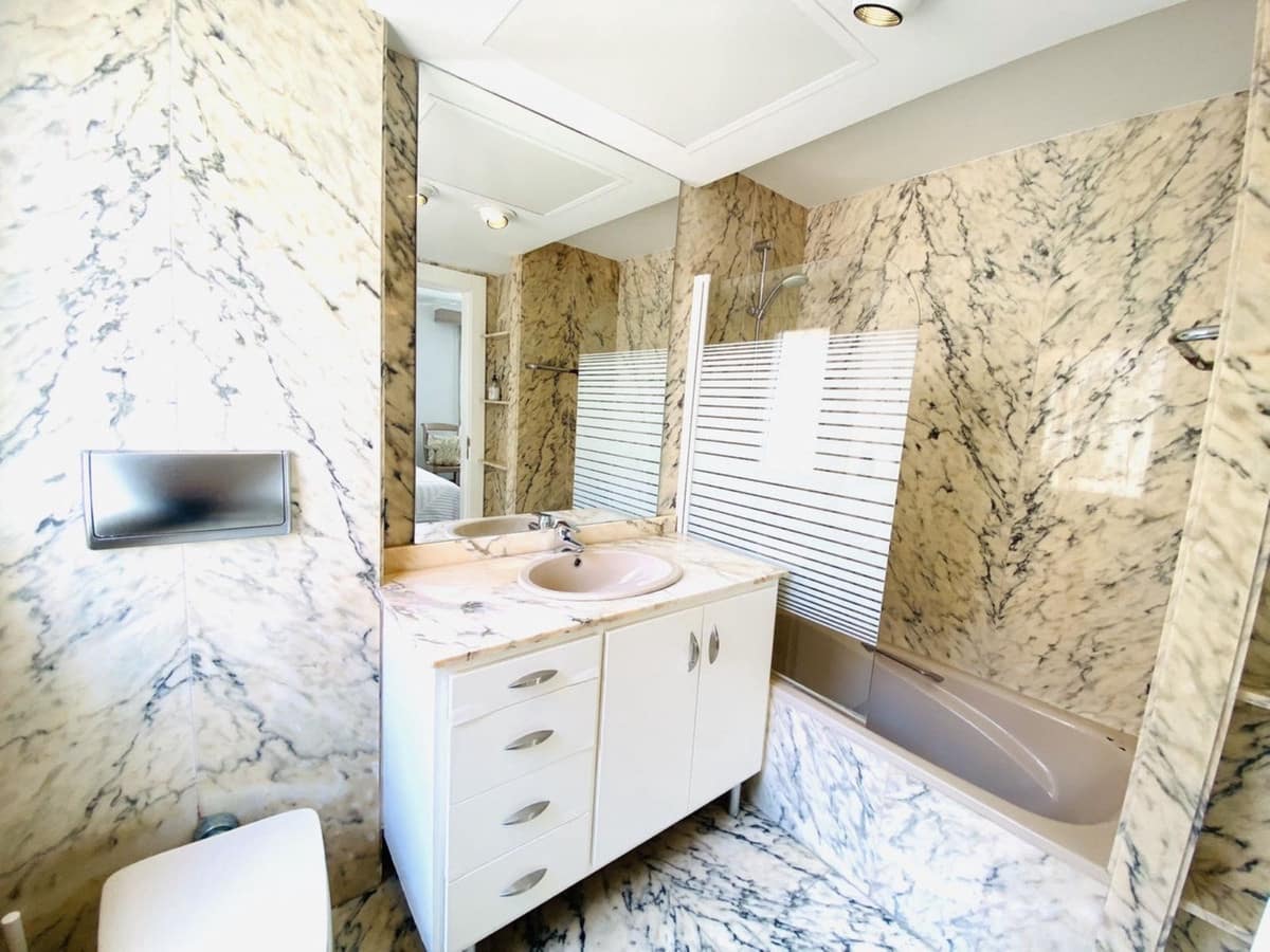 5 soveværelse Byhus til salg i Estepona med swimmingpool - € 950.000 (Ref: 7810324)