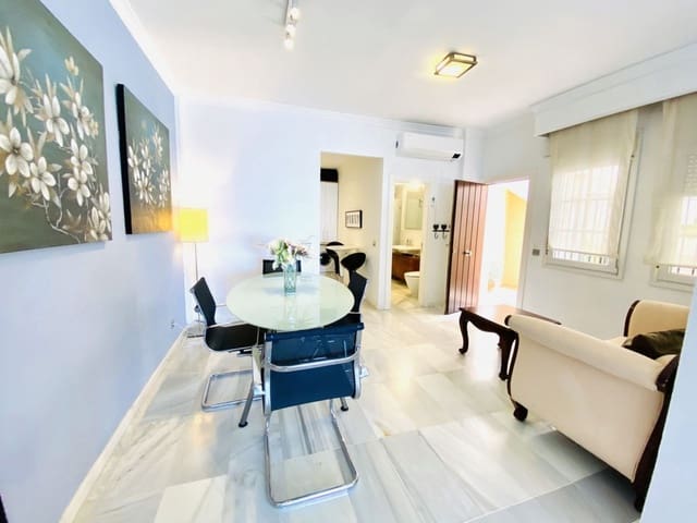 5 sovrum Hus till salu i Centro, Estepona med pool - 950 000 € (Ref: 7810324)