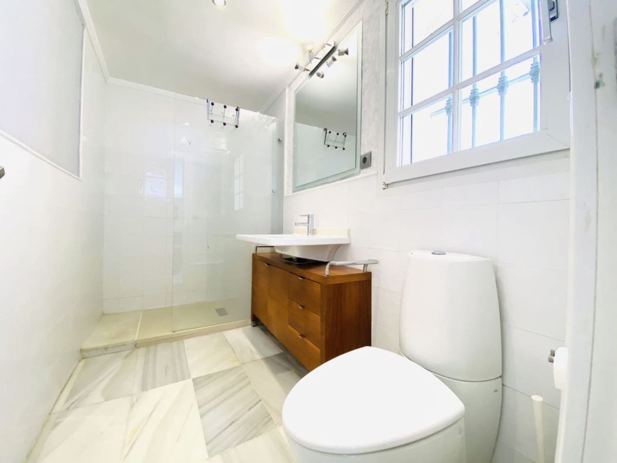 5 soveværelse Byhus til salg i Estepona med swimmingpool - € 950.000 (Ref: 7810324)