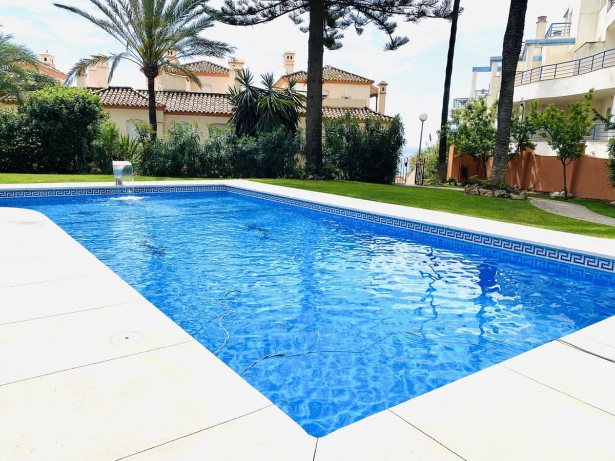 5 soveværelse Byhus til salg i Estepona med swimmingpool - € 950.000 (Ref: 7810324)