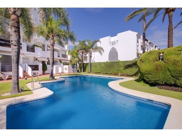 2 bedroom Apartment for sale in Marbella with pool - € 885,000 (Ref: 7853122)