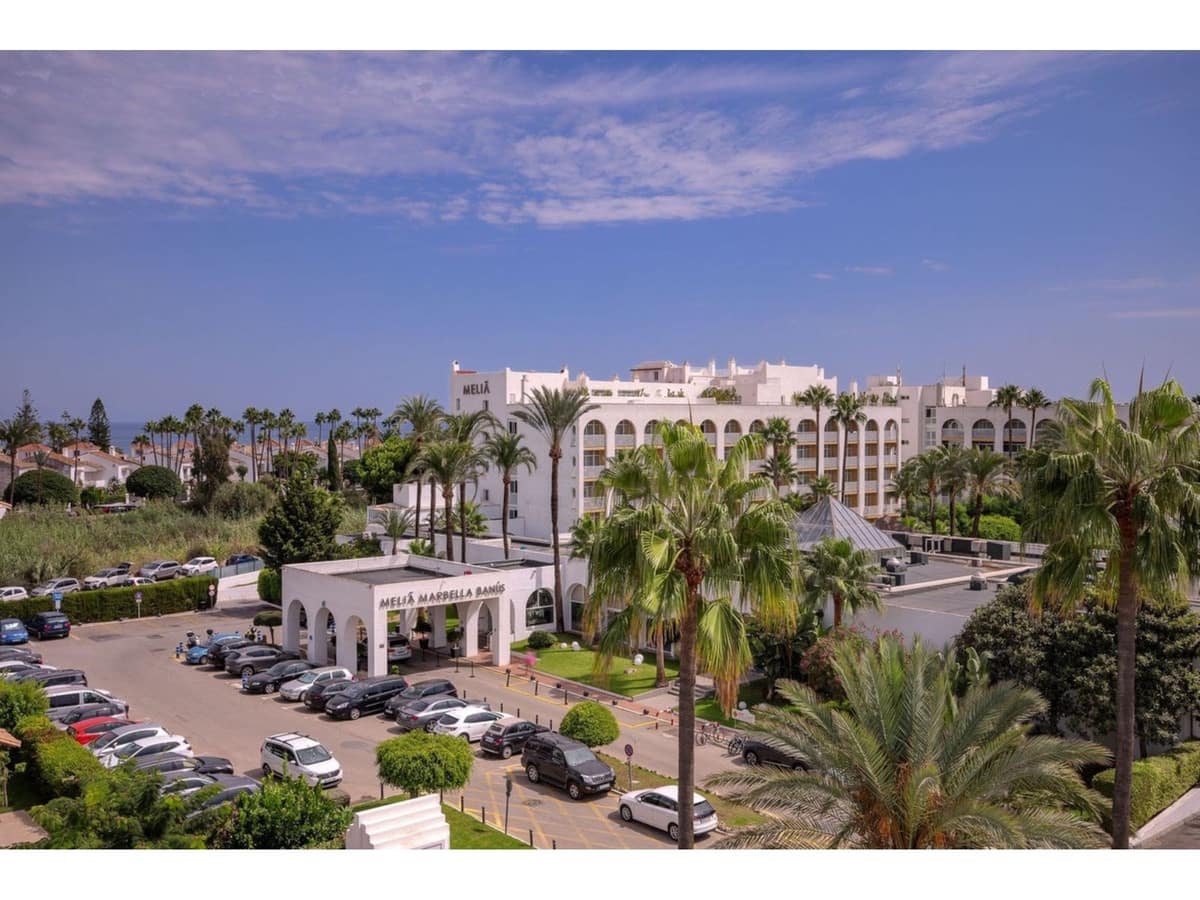 2 bedroom Apartment for sale in Marbella with pool - € 885,000 (Ref: 7853122)