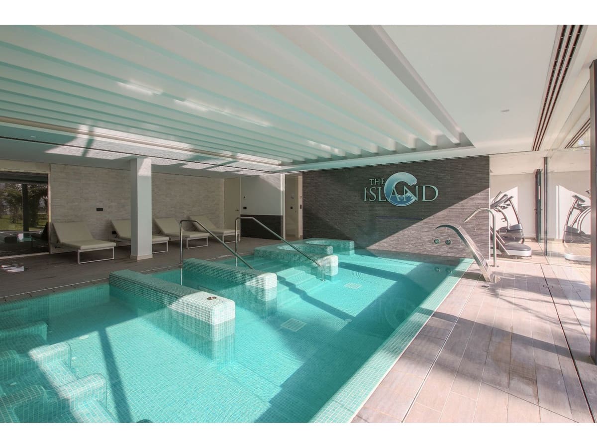 3 soveværelse Byhus til salg i Estepona med swimmingpool - € 3.650.000 (Ref: 7858152)