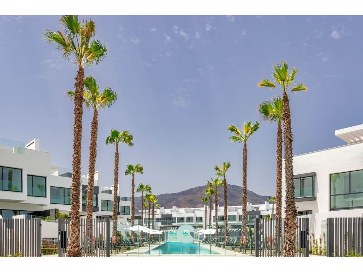 3 soveværelse Byhus til salg i Estepona med swimmingpool - € 3.650.000 (Ref: 7858152)